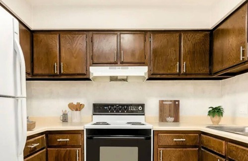 Northwest Columbus Apartment | Hancock Park Furnished 2 beds, free WIFI & Parking