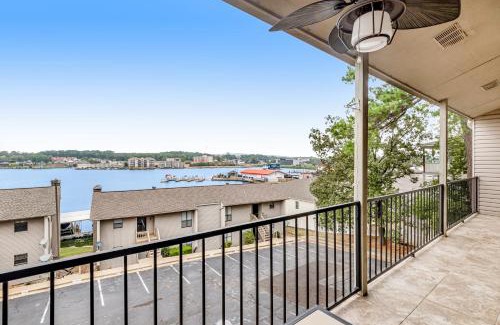 Lake Hamilton Apartment | Hands Down