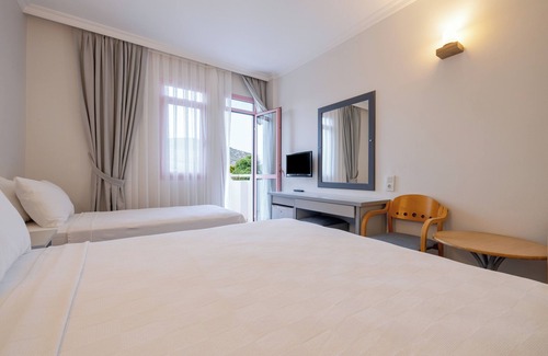 Foca Hotel | Hanedan Beach Hotel