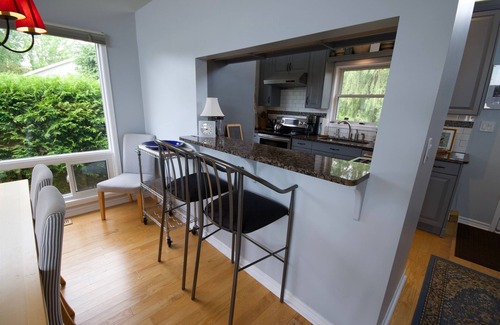 Dashwood Cottage | Hank's Lakefront Cottage: Lots Of Space And Ready For Your Lake Huron Vacation!