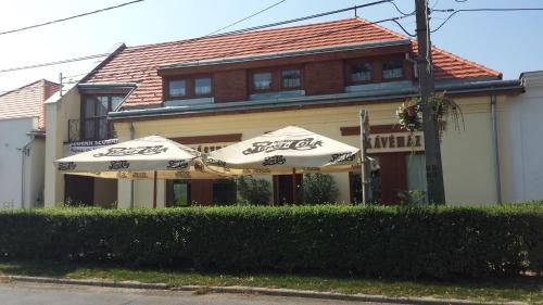 Tarcal House | Hanna Szobái