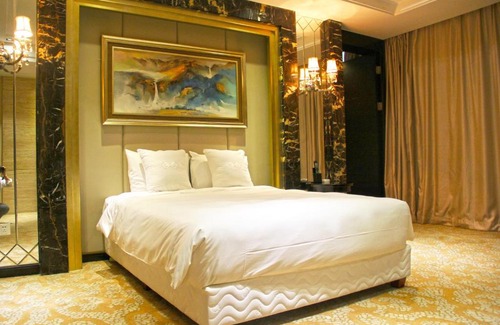 Huadu Hotel | Haoyin Gloria Plaza Hotel
