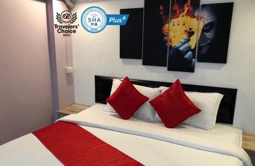 Phra Athit House | Happio Near Chabad House