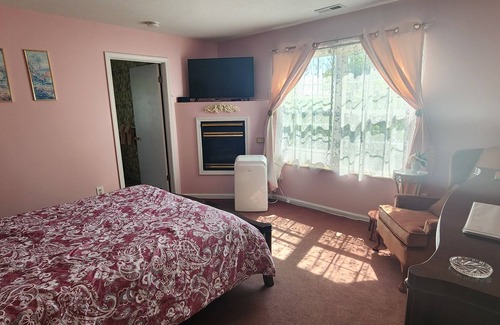 Harbor Springs Bed & Breakfast | Happy Days and Nights - Frontenac