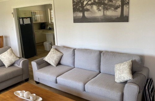 Sussex Inlet House | HAPPY DAYZ only 2 hours from Sydney