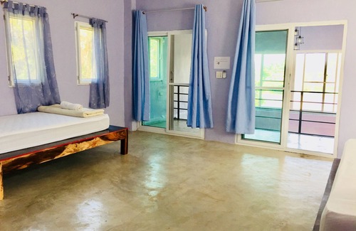 Doem Bang Nang Buat Hotel | Happy Hamlets Resort