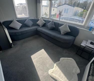 Selsey House | Happy Hilda