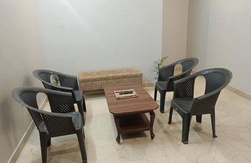 Mahmoorganj House | Happy Homes - Entire 2BHK Flat
