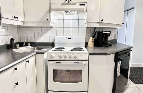 Beaupre Apartment | HAPPY HOUR - Condo Water Park