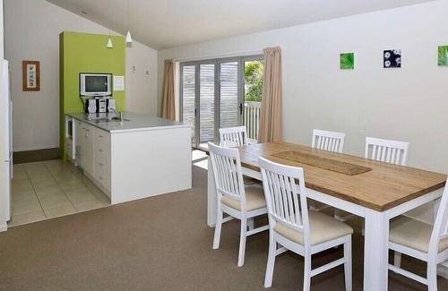 Ohakune Cottage | Harakeke House Upstairs - Ohakune Chalet