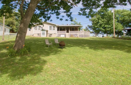 Gilbertsville House | Harbor House in Gilbertsville