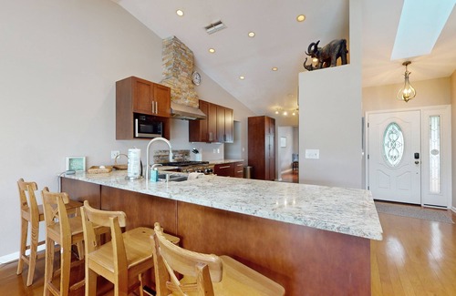 St. Petersburg - Clearwater House | Harbor Isle Waterfront Retreat | Home Office & Private Pool | Kayaks & Canoe