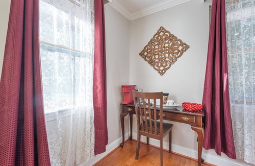 Oxon Hill Apartment | Harbor Riverside Suite 3