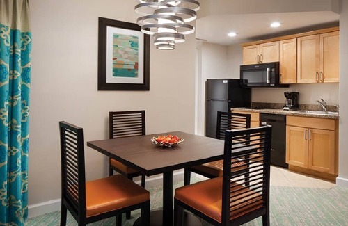 Paradise Island Villa | Harborside Atlantis, kitchen, waterpark access wristbands included for 4 guests
