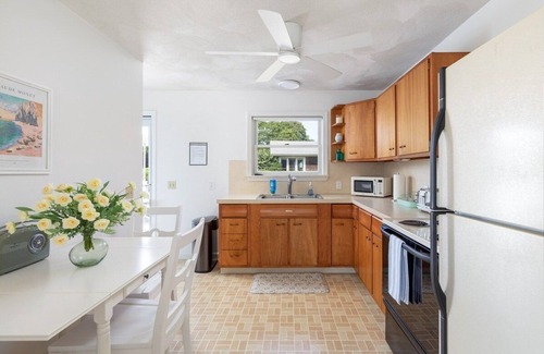 Narragansett House | Harbour Island Charmer! Sleeps 4