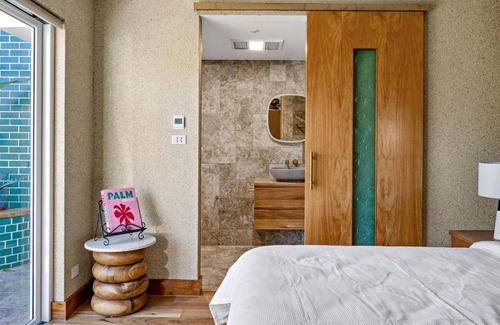 Wickham House | 'Harbour Lights' Iconic Maritime-inspired Living