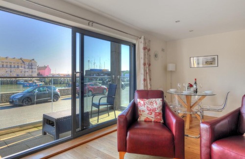 West Bay Apartment | Harbour View