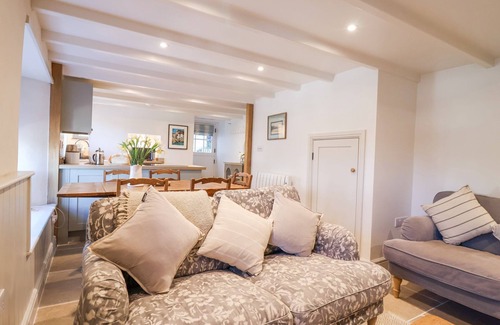 Polperro House | HARBOUR VIEW, pet friendly, country holiday cottage in Polperro