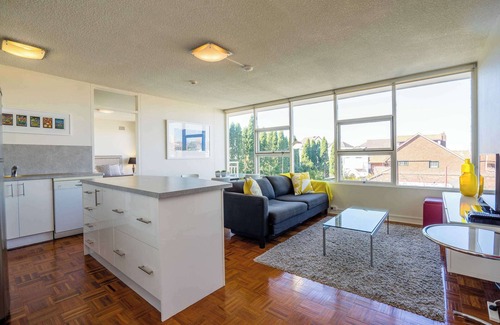 North Sydney Apartment | Harbour Views from North Sydney High Street
