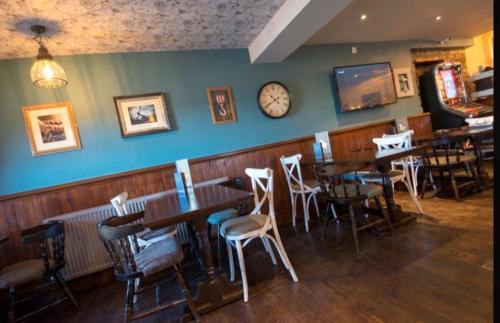 Irvine House | Harbourlights Accomodation