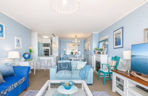 Port Stephens Council Apartment | Harbourside 14, 3-7 Soldiers Point Rd - waterfront magic