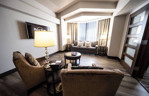 Catoosa Resort | Hard Rock Hotel and Casino Tulsa