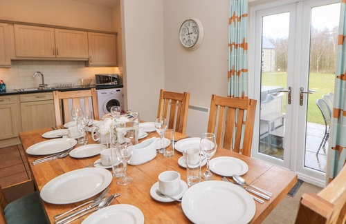 Beeley Cottage | HARDWICK, family friendly, character holiday cottage in Two Dales