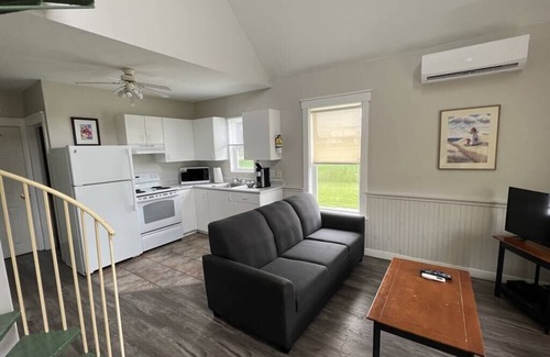 The Bluff Cottage | Hardy's Parlee Beach Chalet #15