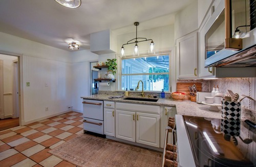 Tuscaloosa House | Hargrove House - Large home with fenced in backyard and close to campus!