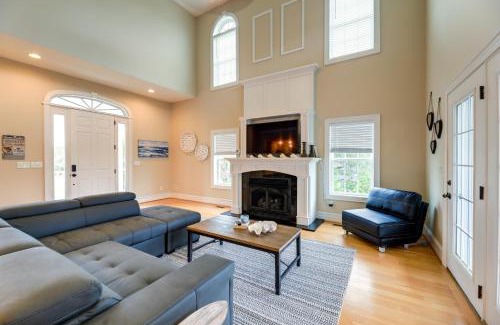 Harkers Island Villa | Harkers Island Vacation Rental with Pool Table!