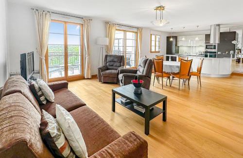 Le Plessis-Robinson Apartment | Harmonie au Plessis-Robinson