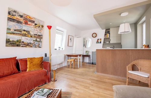 Plaisance Apartment | Harmonious Hues, by Veeve
