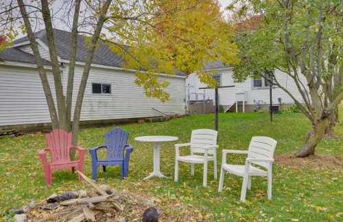 Harmony House | Harmony Home with Fire Pit 5 Mi to Niagara Cave!