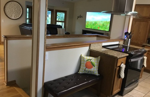 Baraboo House | Harmony House, spacious 5-bedrooms in downtown Baraboo near Devil's Lake Park
