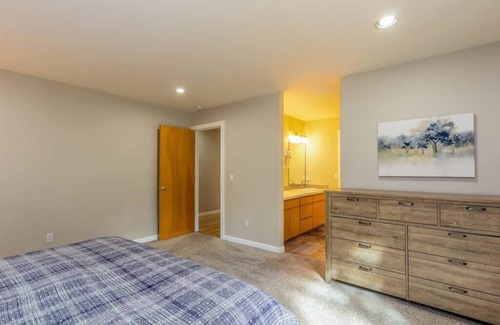 Sunriver House | Harper Getaway, Fenced Yard, Pet Friendly, Hot Tub