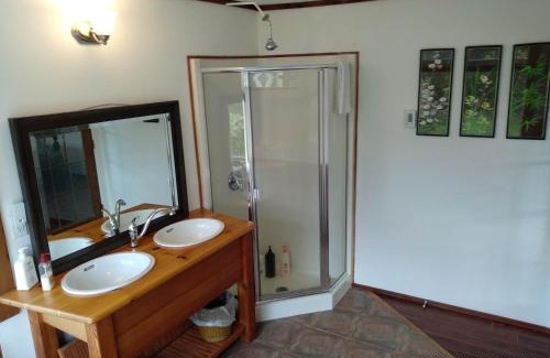 Harrison Mills Bed & Breakfast | Harrison Hammond House Farmstay