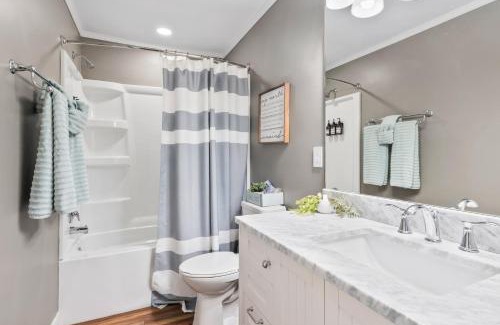 Brainerd House | Hartley Lake Hideaway - The Perfect Getaway!