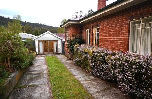 Geeveston House | Hartwood Farm in the Huon Valley