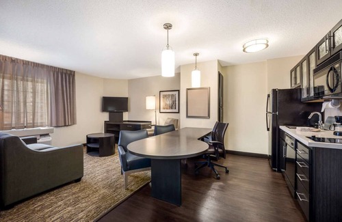 Burlington House | Harvard Museums Nearby, Comfy Stay w/Pets in Great Location with Self Parking