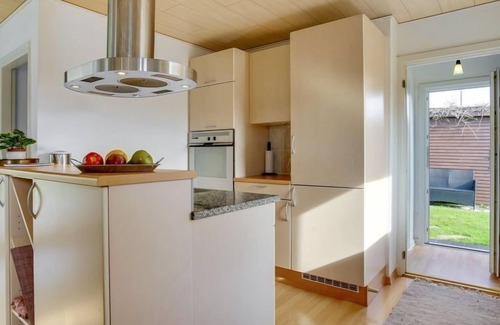 Dannemare House | "Hattie" - 100m from the sea by Interhome