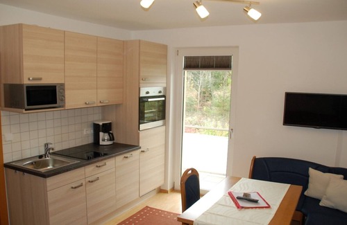 Finkenstein am Faaker See Apartment | Haus am Wald * Apartment with pool * Lawn * Child-friendly * Beach *
