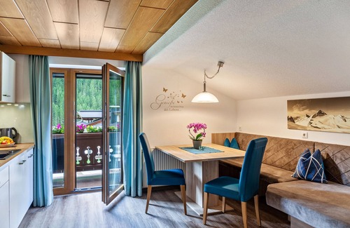 Madseit Apartment | "Haus Alpenheim Apartment 1" with Mountain View, Balcony & Wi-Fi
