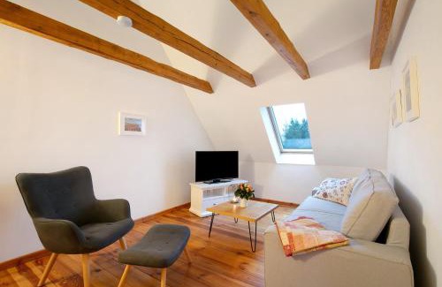 Herzfelde Apartment | Haus am See - zur roten Tür