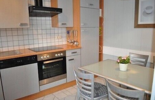Dangast House | Haus Störtebeker: 3 minutes from the beach, sheltered south-facing terrace, central