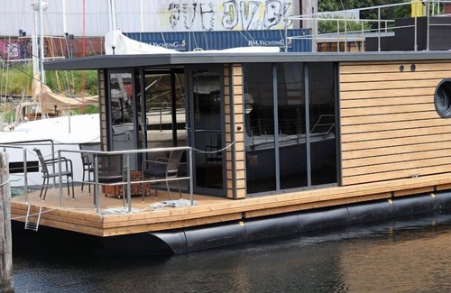 Flensburg Boat Rental | Hausboot Leni, Flensburg