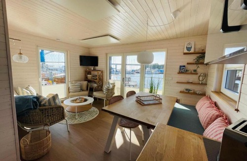 Ostholstein House | Hausboot Lillemor Burgtiefe