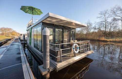 Bad Bederkesa House | Hausboot "Seerose"