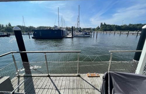 Knieper Nord Boat Rental | Hausboot Sophie in Stralsund