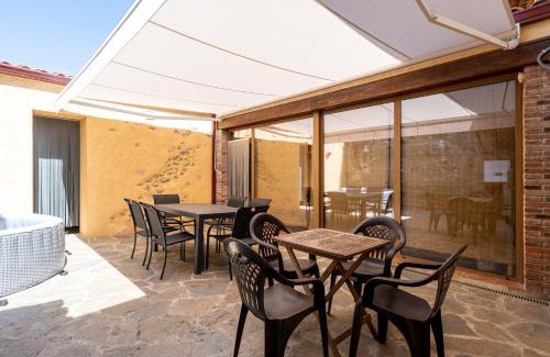 El Rourell House | Hauzify I Casa Rourell