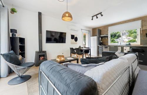 Olivella House | Hauzify I Cases Olivella